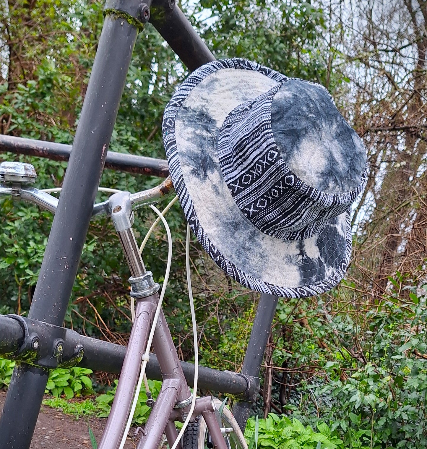 Unisex OUTBACK NEPALA MONO hat with a flexible, finished and lined brim. Beautiful pure Cotton + Gheri trim