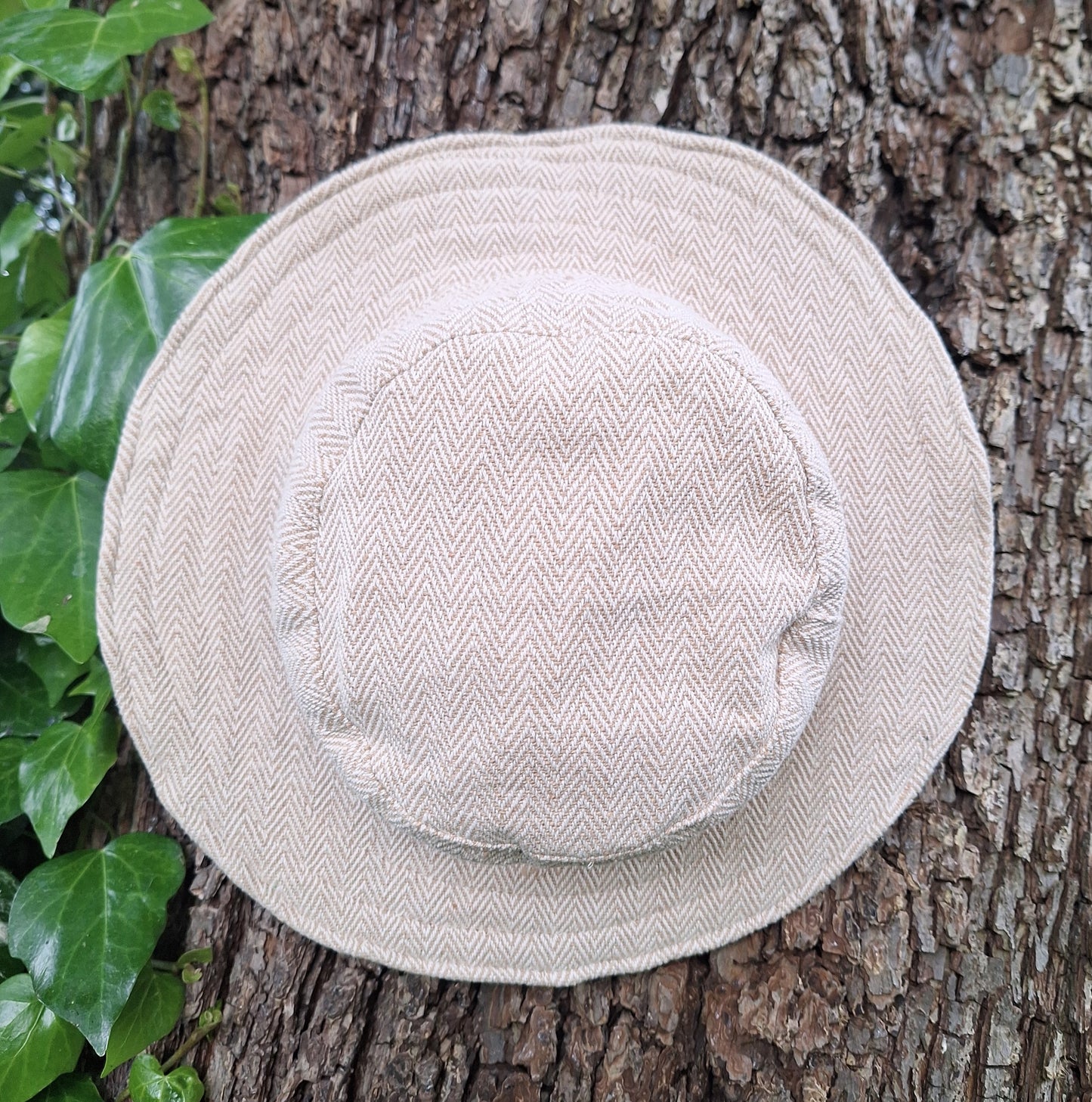 Unisex HERRINGBONE OUTBACK CREAM hat with a flexible, finished and lined brim. Beautiful pure Cotton and Fairtrade.