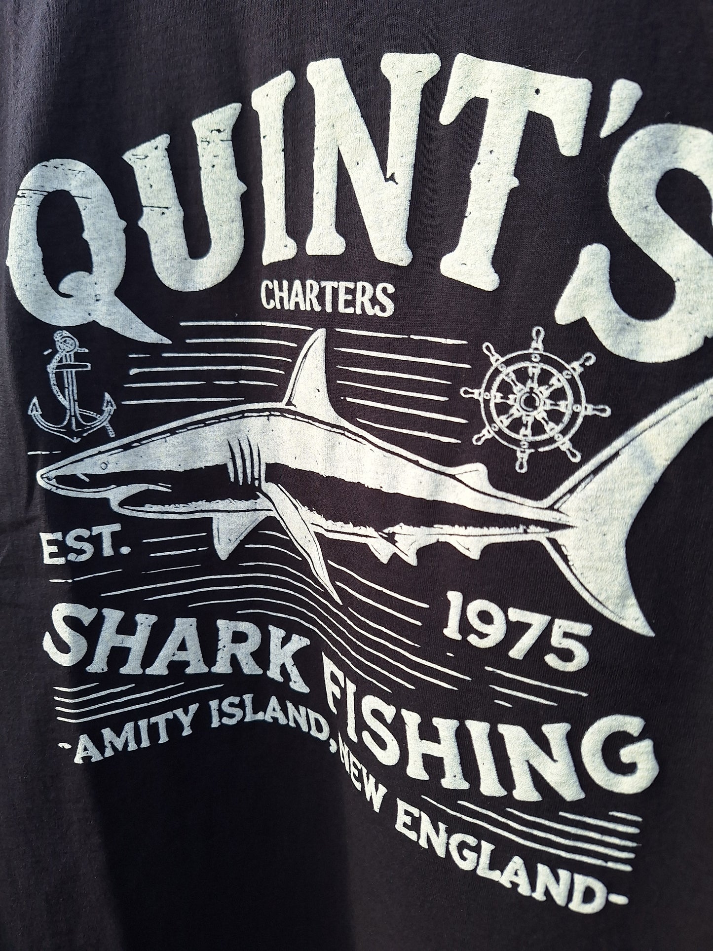 Pure cotton QUINT'S T-Shirt in black - the perfect celebation of 50 years of the movie Jaws! (Copy)