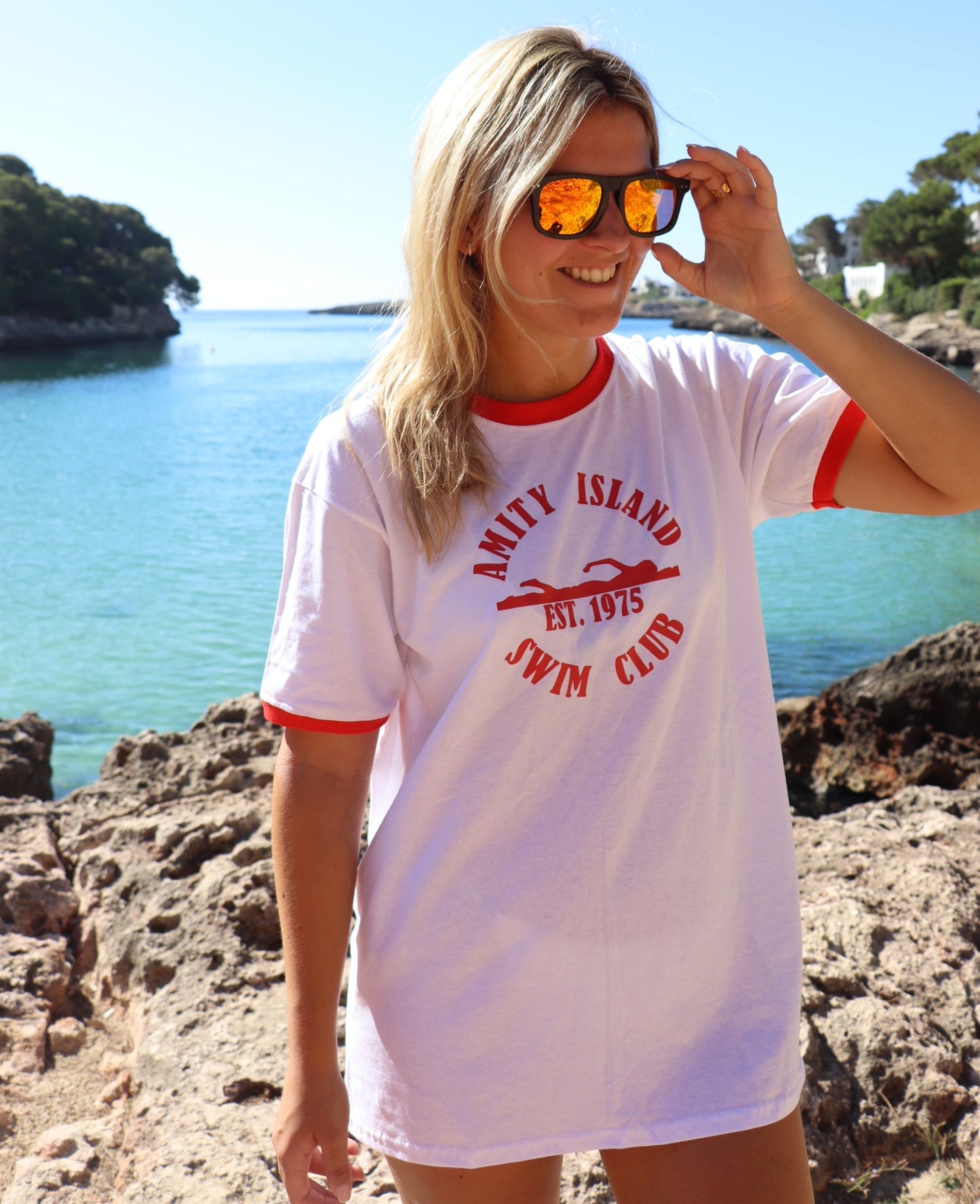 AMITY SWIM T-Shirt Red - the perfect gift for Jaws fans !