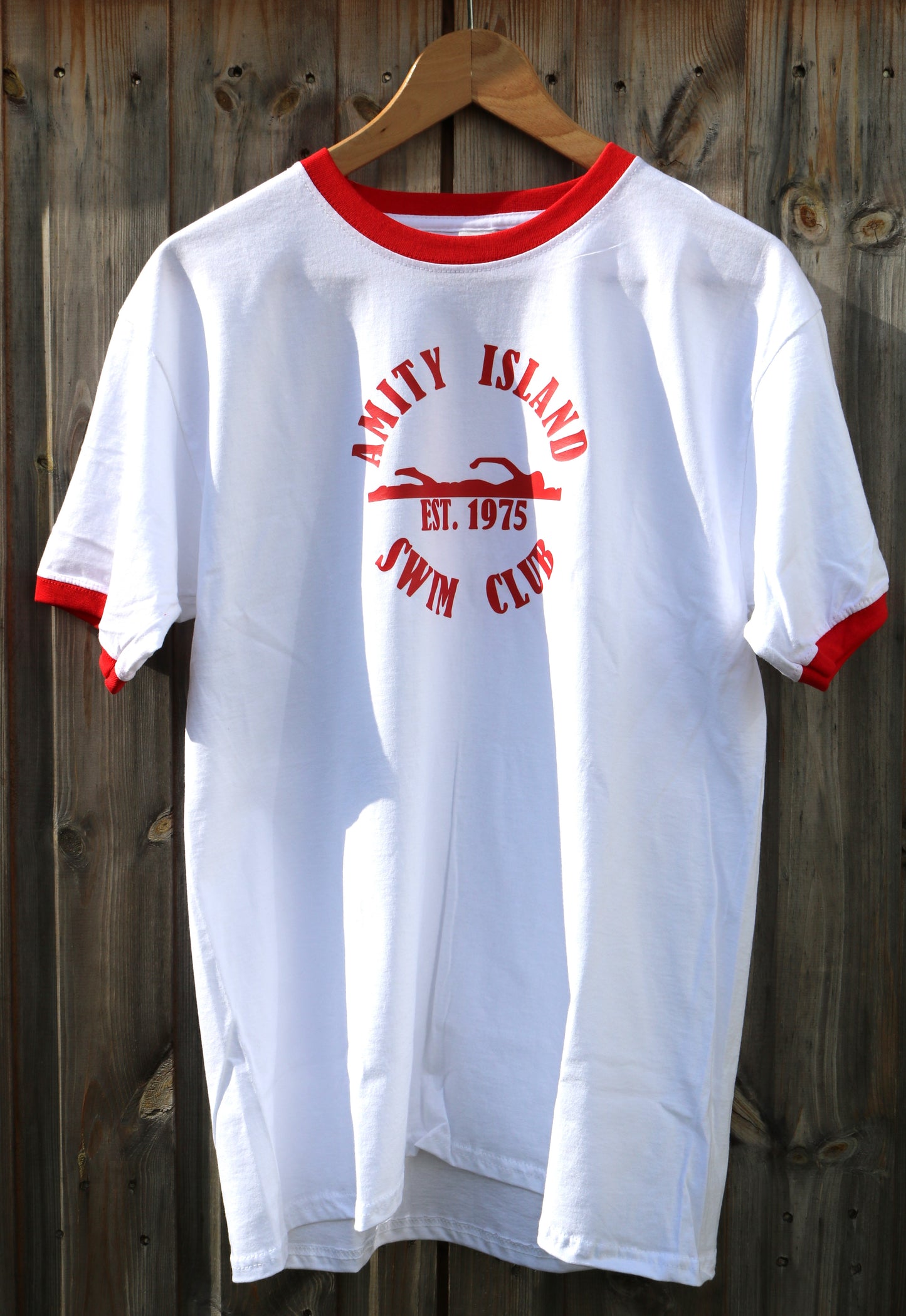AMITY SWIM T-Shirt Red - the perfect gift for Jaws fans !