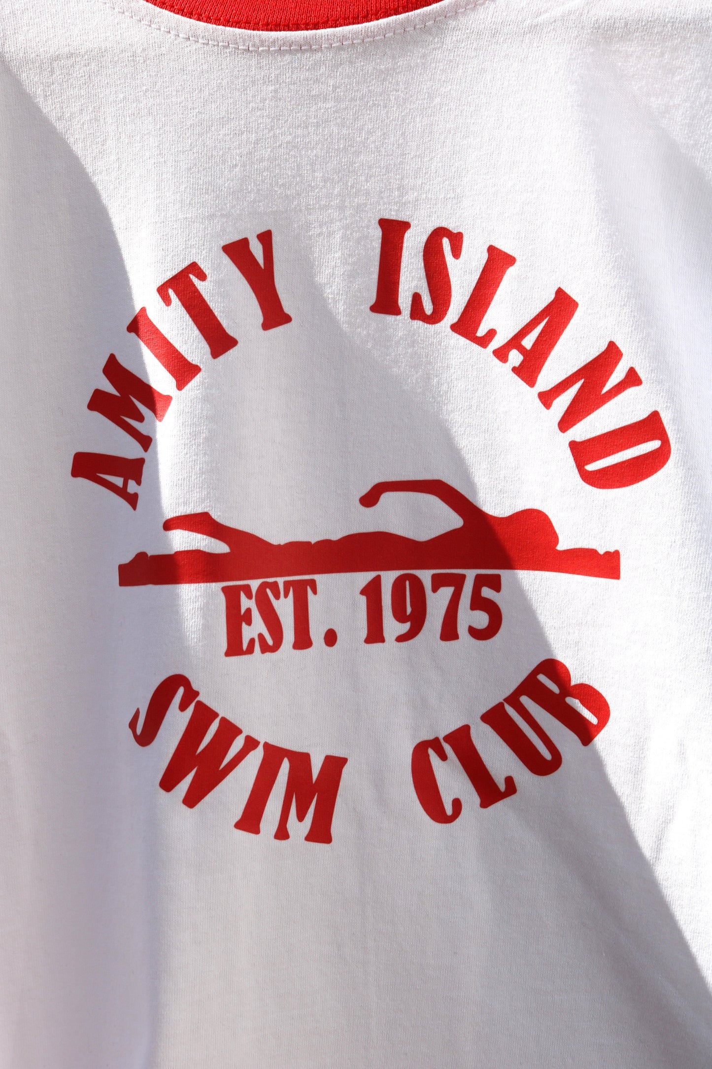AMITY SWIM T-Shirt Red - the perfect gift for Jaws fans !