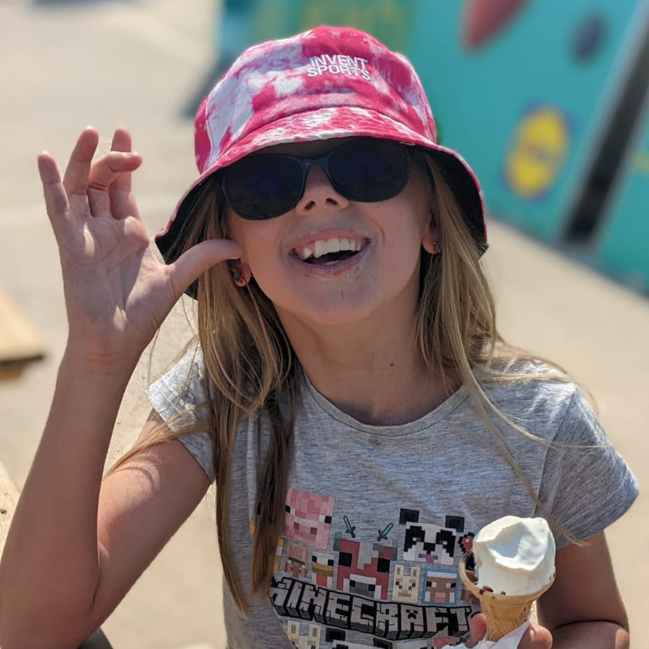 The FUSCHIA SHOCK Bucket Hat