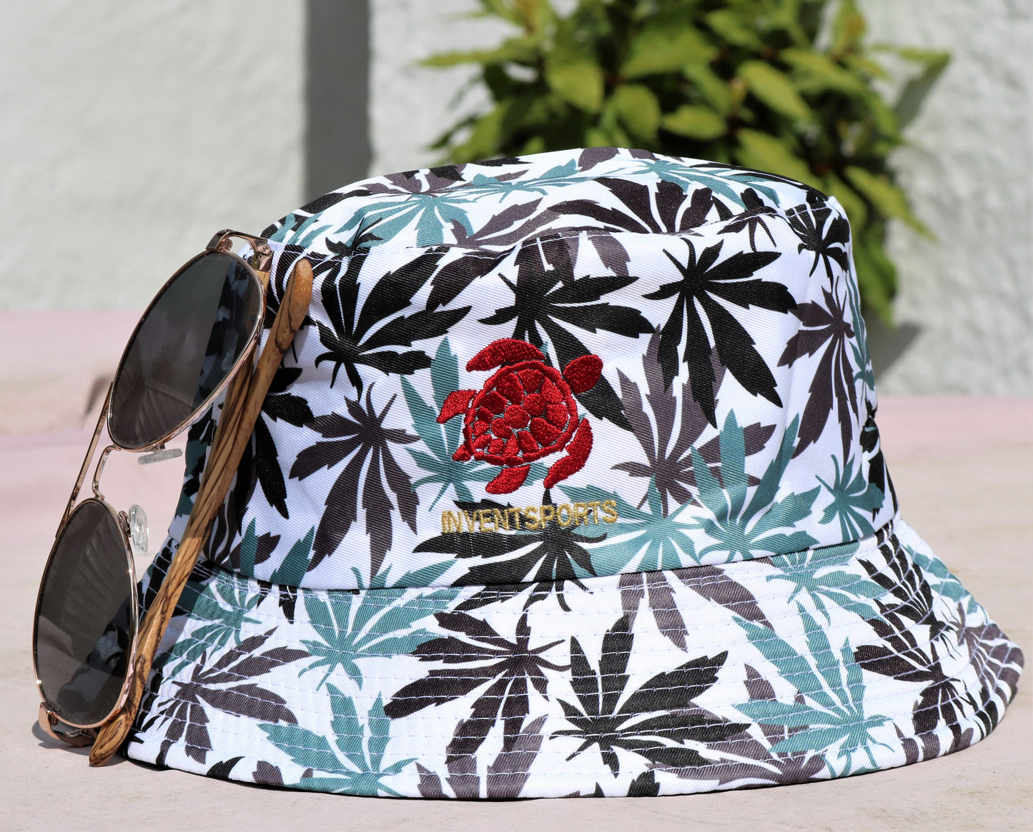 The SCOOBIE Bucket Hat Logo & Sunglasses
