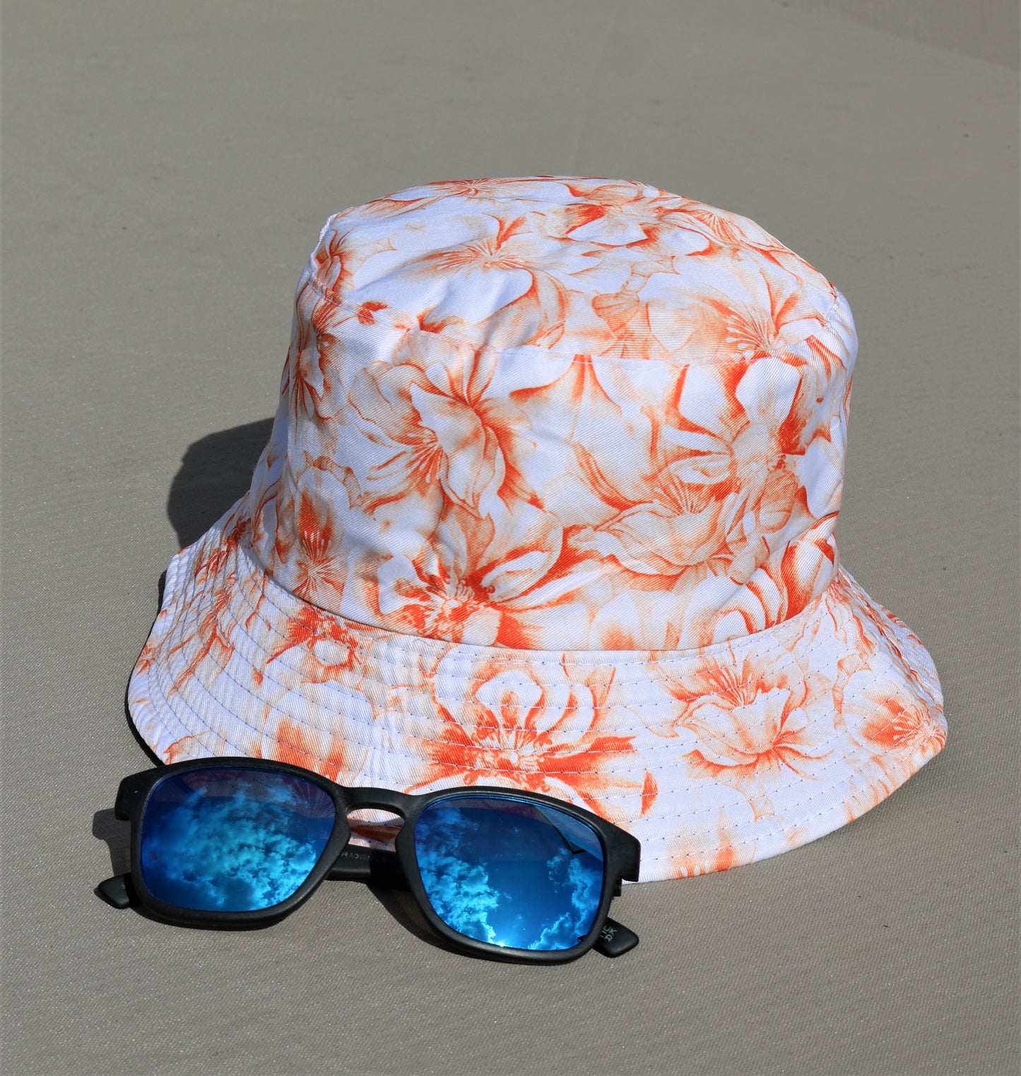 The HIPPY'S CUSS Bucket hat