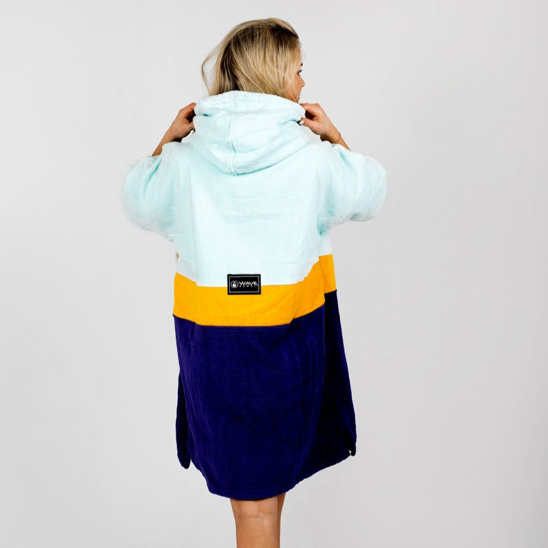 Maniero Poncho Back View