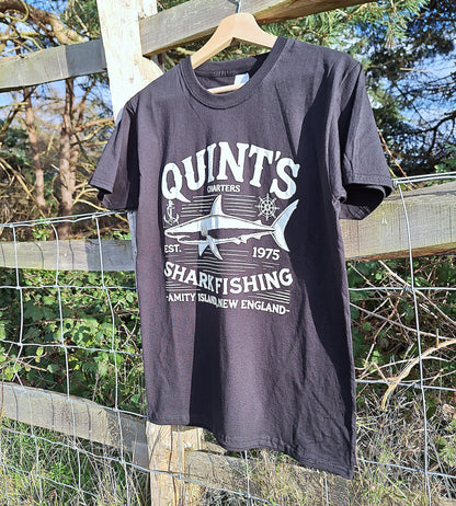Pure cotton QUINT'S T-Shirt in black - the perfect celebation of 50 years of the movie Jaws! (Copy)