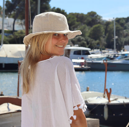 Unisex HERRINGBONE OUTBACK CREAM hat with a flexible, finished and lined brim. Beautiful pure Cotton and Fairtrade.
