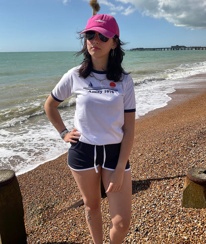 AMITY T-Shirt - the perfect gift for Jaws fans !