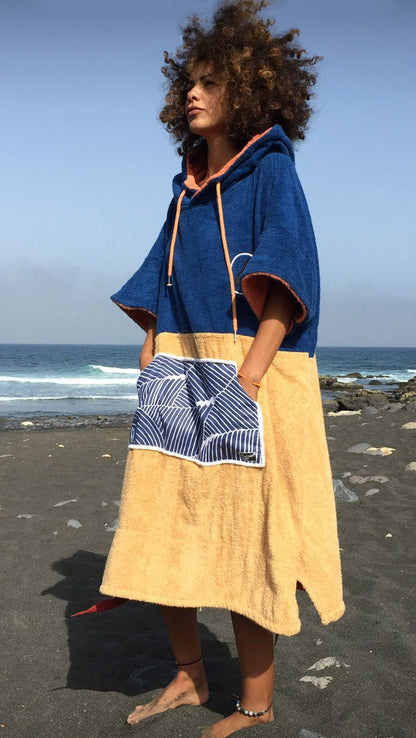 Wave Style Poncho FLOW