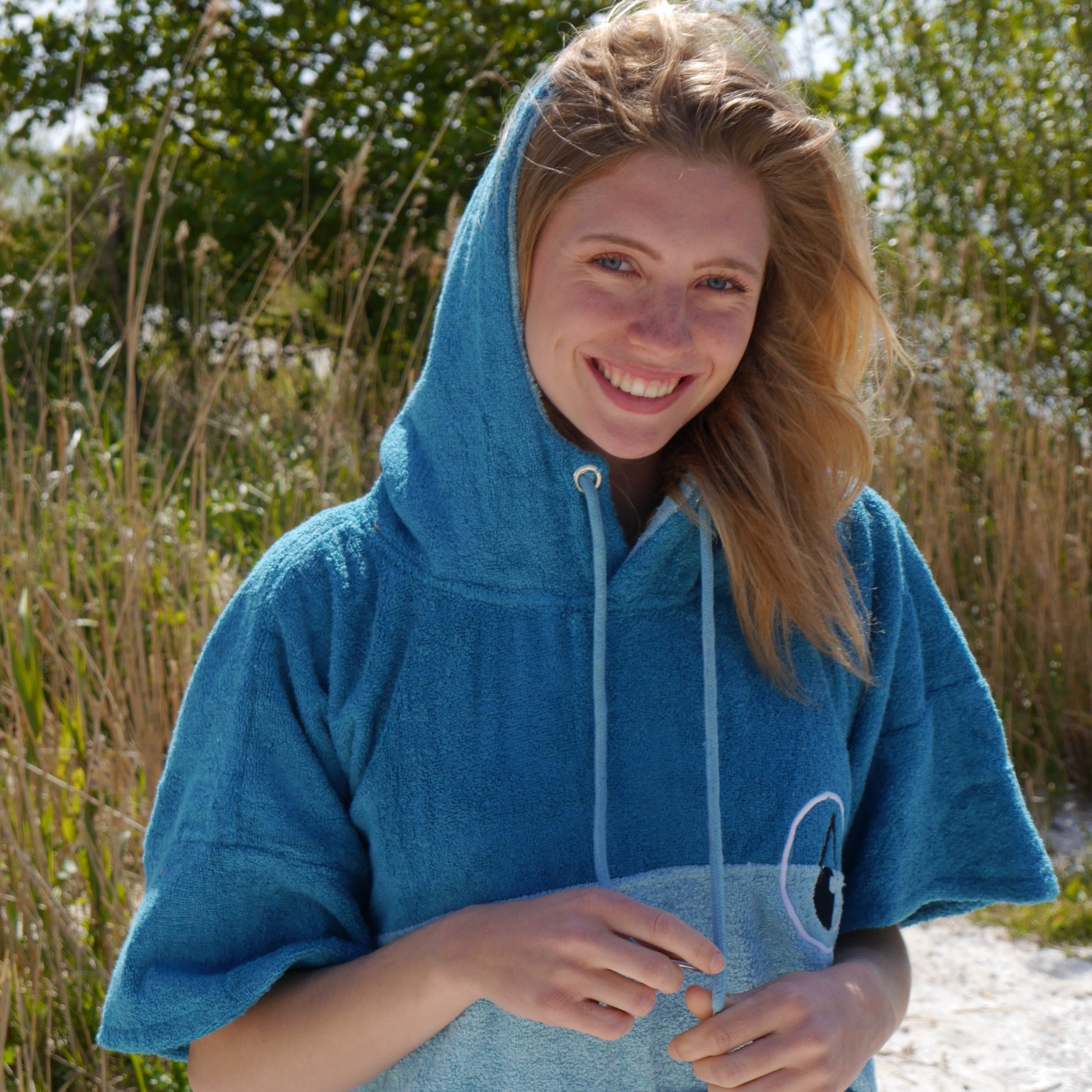 Wave Style Poncho AIR Happy Warm