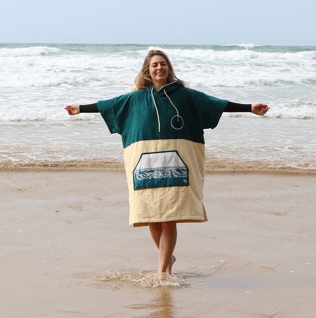 Wave Style Poncho PETROL At the Beach