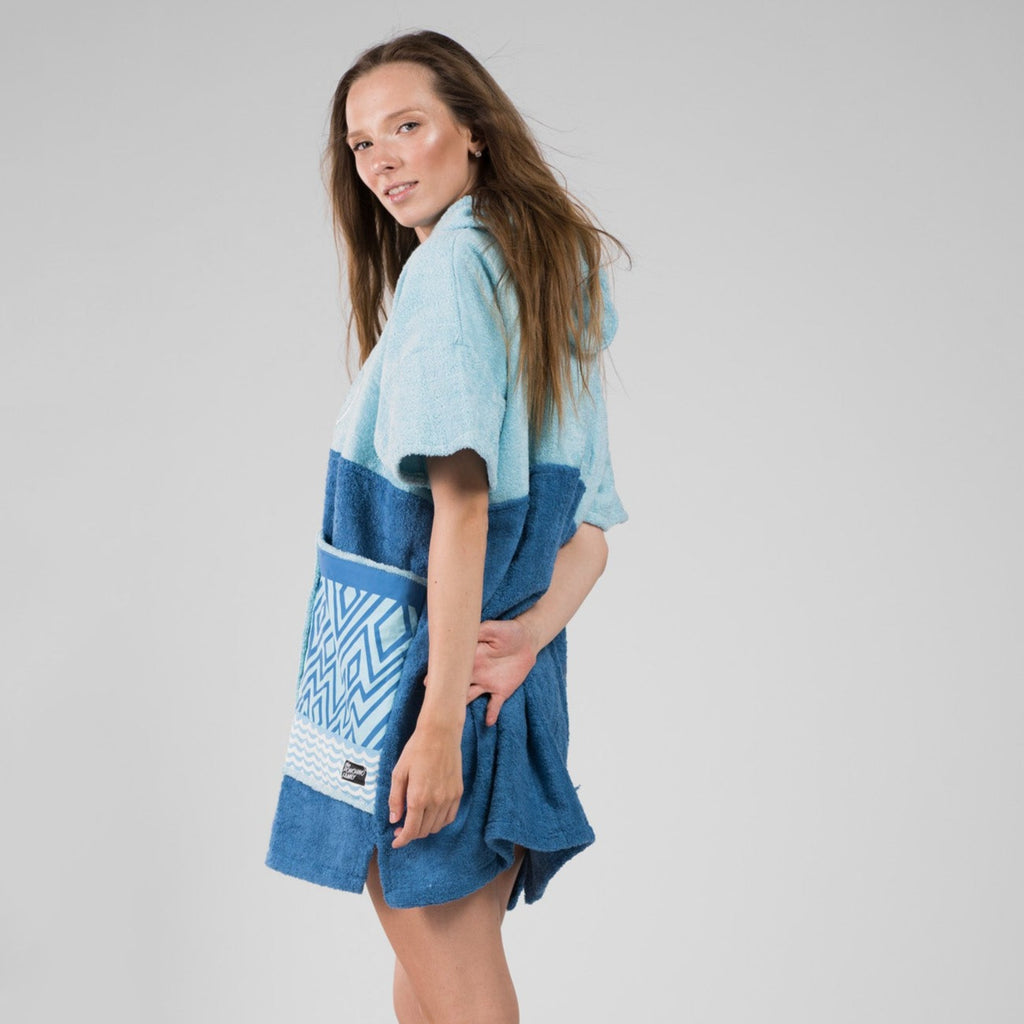 Wave Poncho MAXI Side Surf View
