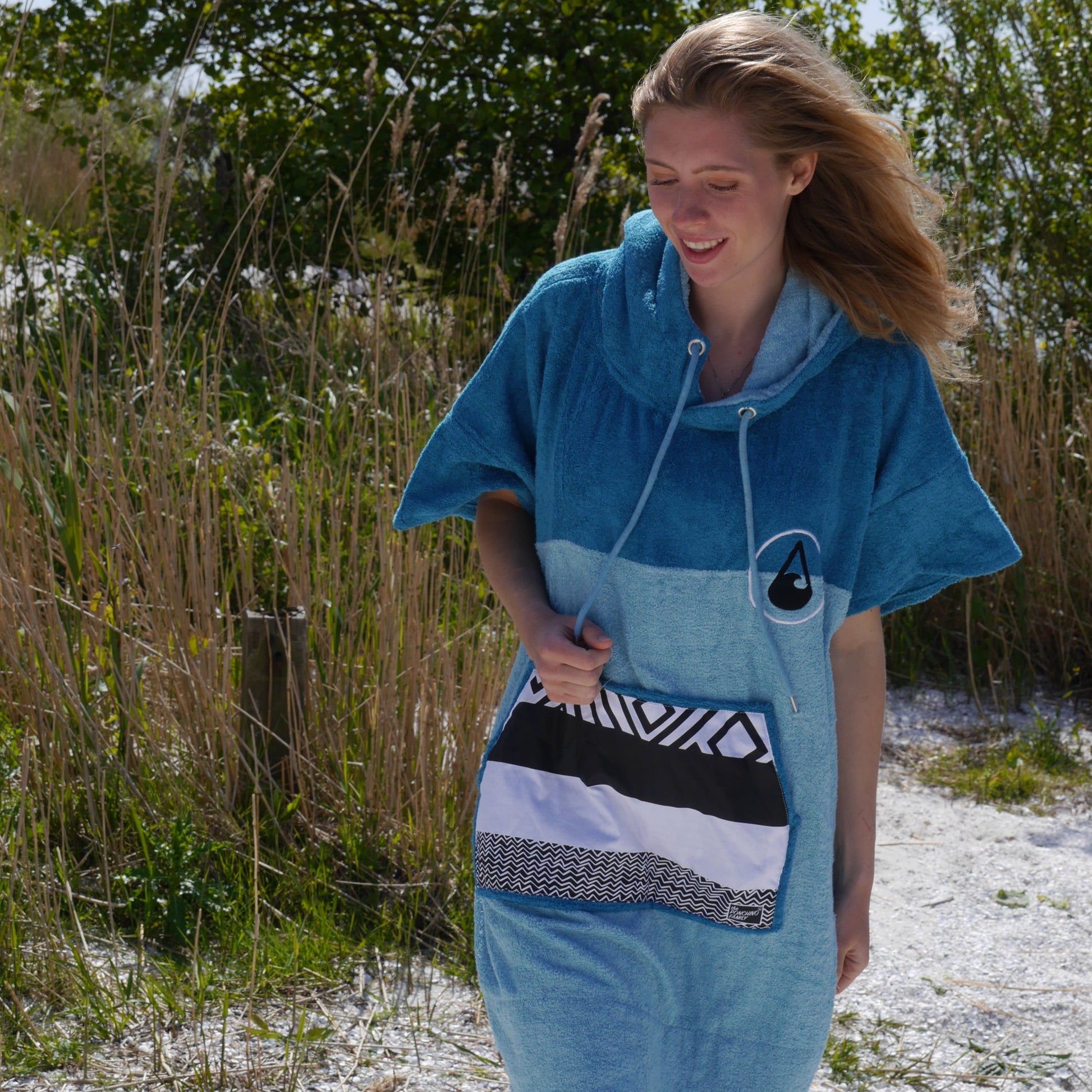 Wave Style Poncho AIR At The Beach Cosy Warm