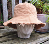 The CARAMELLOW frayed Bucket hat