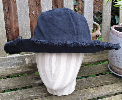 The JETT frayed Bucket hat
