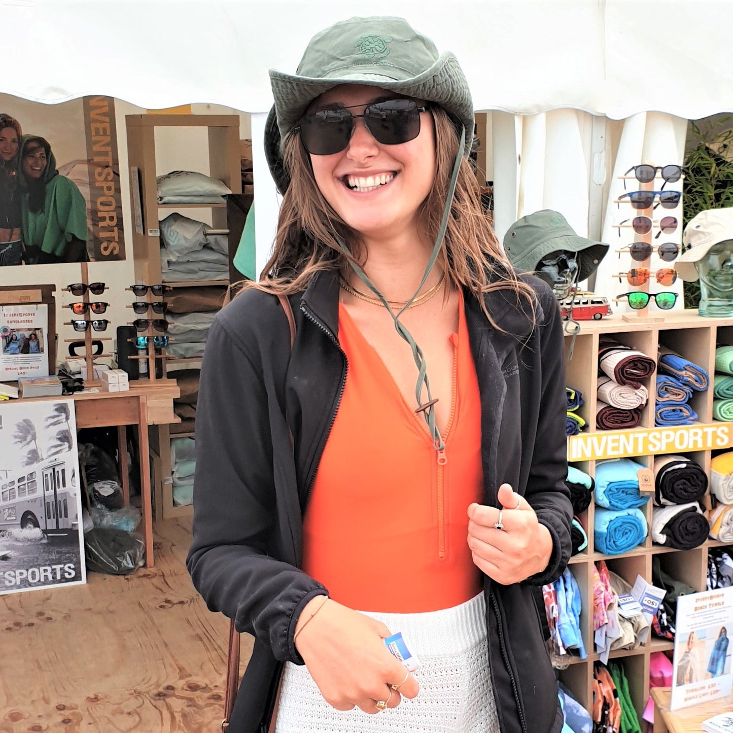 The OUTBACK Boonie Hat girl | InventSports