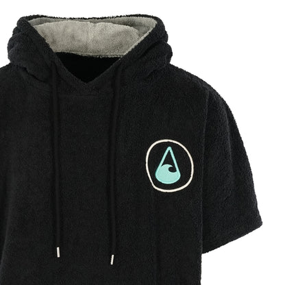 Moledo Poncho Closer Front View Logo