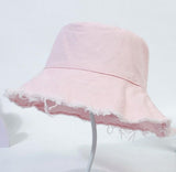 The BUBLEGUM frayed Bucket Hat