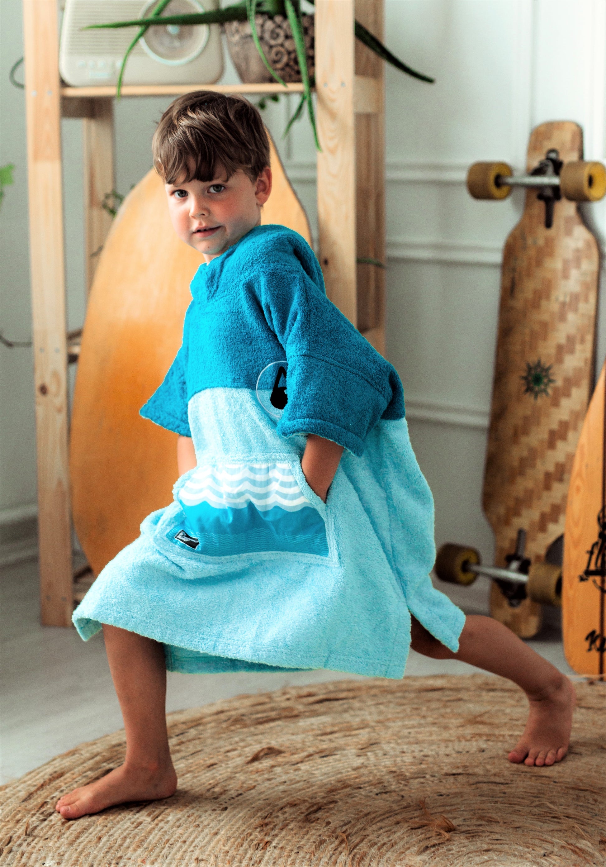 Kids' Wave Poncho MINI Side View Boy Model