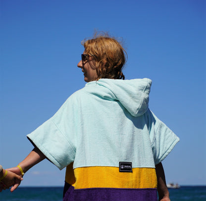 Maniero Poncho Back of Hood