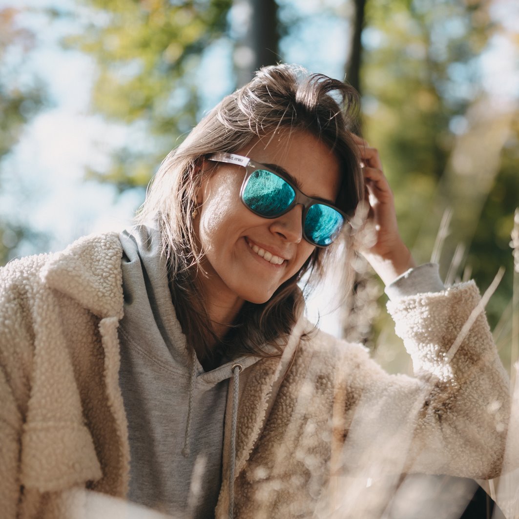 blue mirror sunglasses