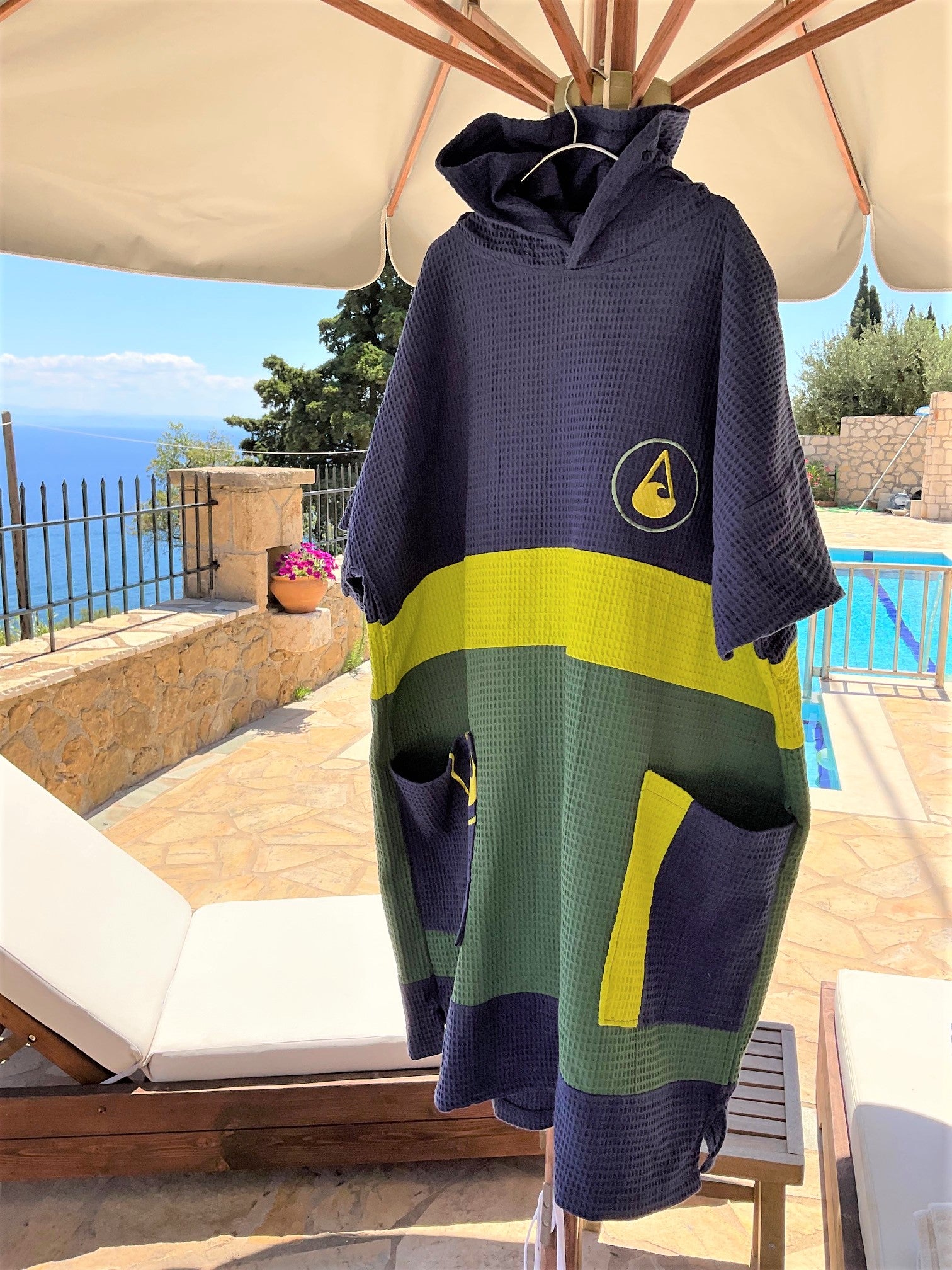 Pampatar Travel Poncho