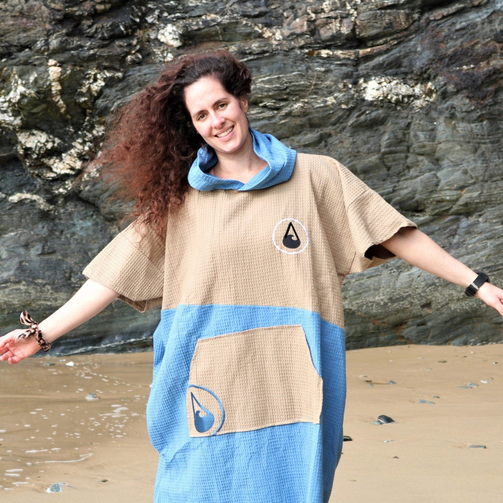 Wave Travel Poncho LIGHD At the Beach Women's Poncho