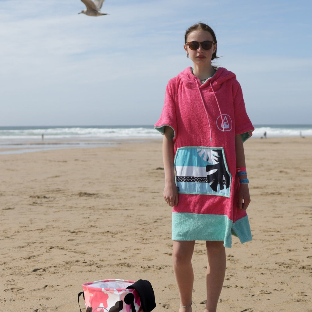 Wave Style Poncho PINK WAVE At the Beach With Beach Bucket